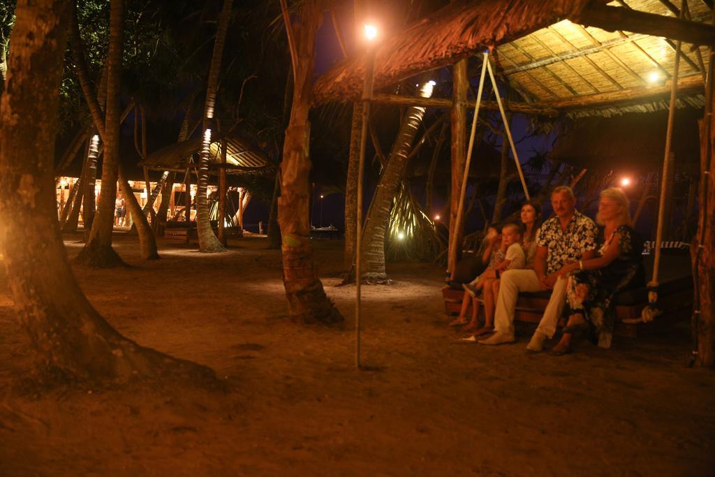 Thejan Beach Cabanas Bentota Buitenkant foto