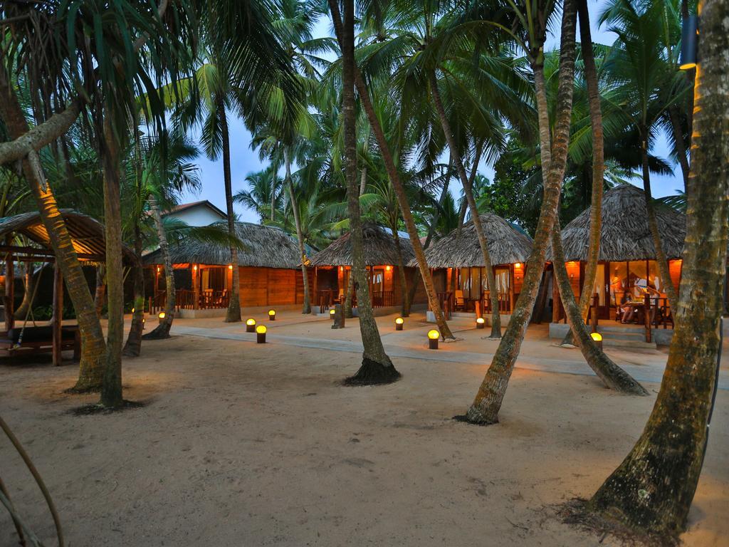 Thejan Beach Cabanas Bentota Buitenkant foto