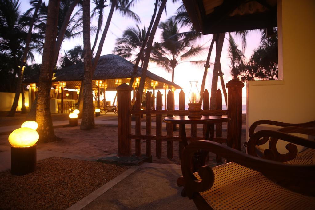 Thejan Beach Cabanas Bentota Buitenkant foto