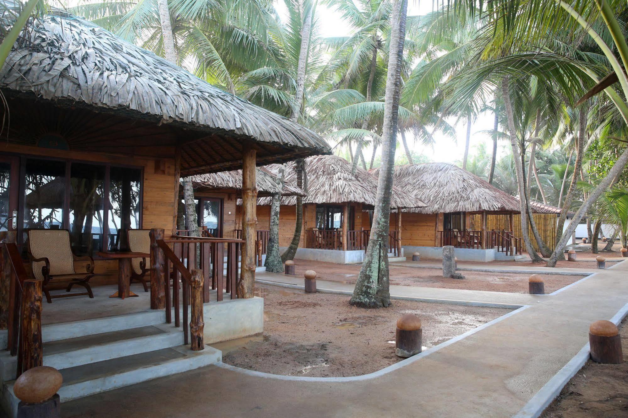 Thejan Beach Cabanas Bentota Buitenkant foto